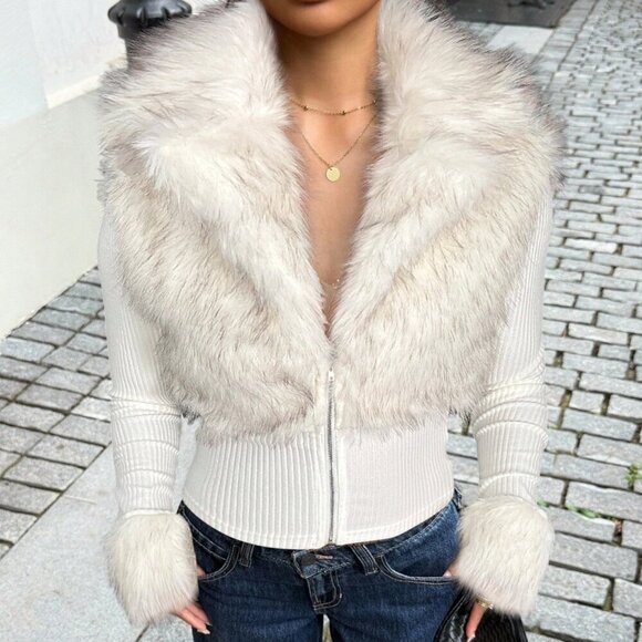 White Casual Women'sFaux Fur Zip-Up Long Sleeve ribbed top - Picture 2 of 8